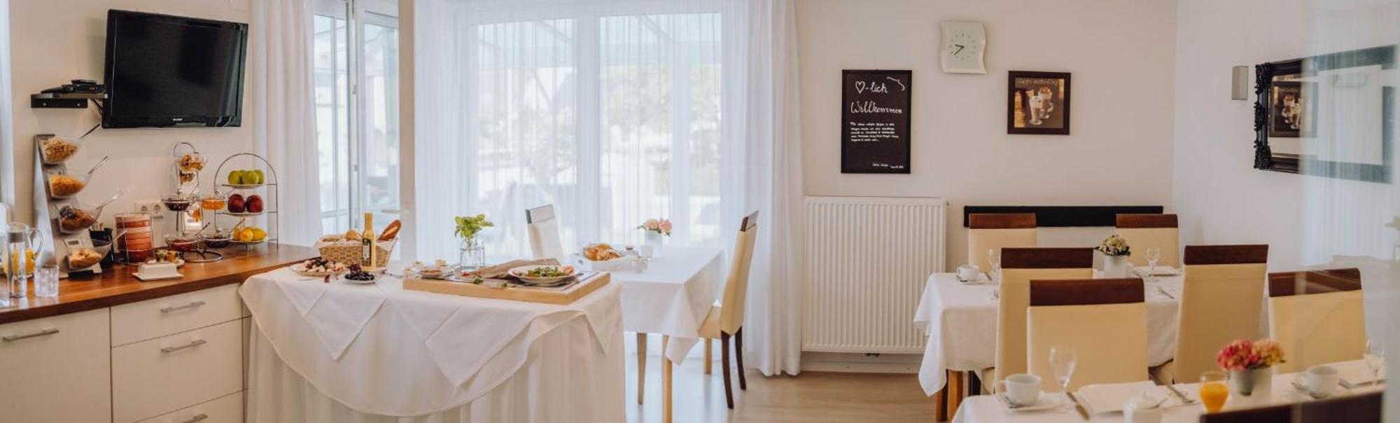 Pension Sterntaler Rheinhausen Exterior photo